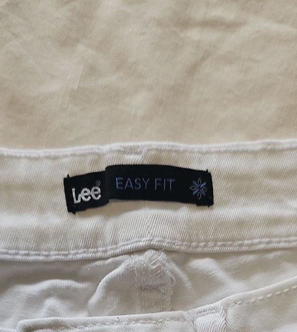 Lee Easy Fit White Denim Cropped Jeans W34 CC954 - Image 9