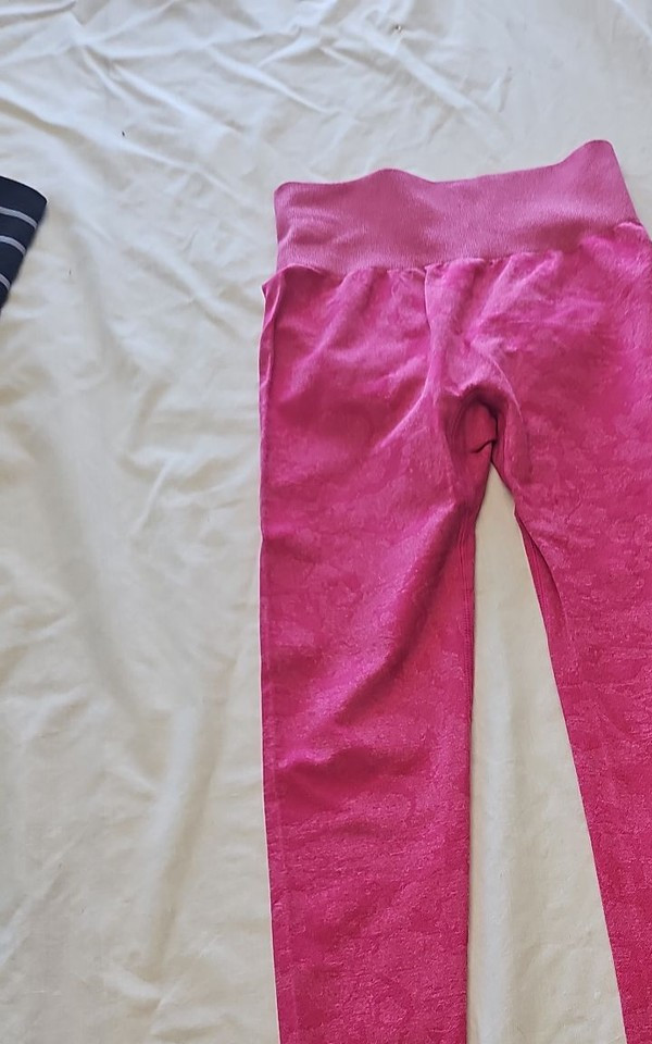 Vibrant Hot Pink Seamless High-Waisted Gym Leggings - XS LL29 - Image 10