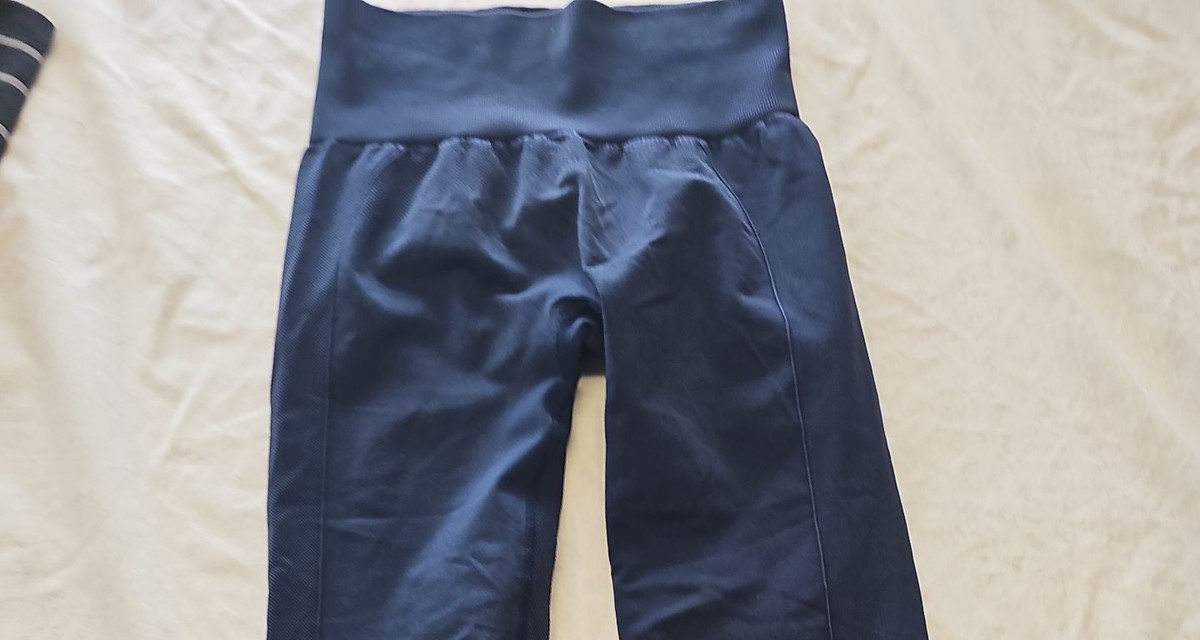 High-Waisted Seamless Performance Leggings in Navy Blue size approx 10 LL22 - Image 7