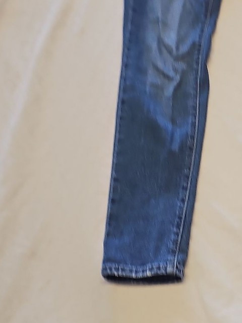 Levi's 711 Skinny Jeans Mid-Wash Blue Waist 26 GG996 - Image 7