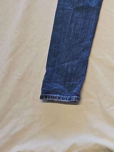 Levi's 711 Skinny Jeans Mid-Wash Blue Waist 26 GG996 - Image 11