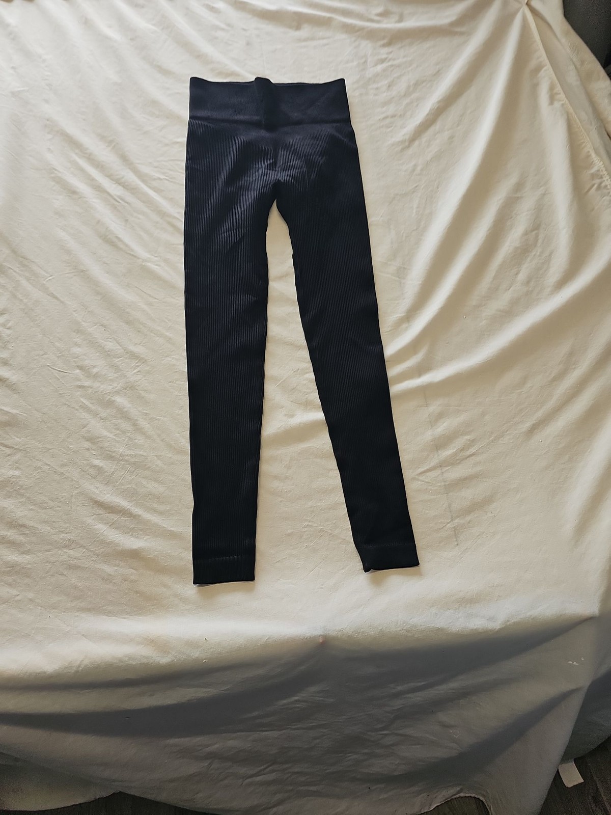 Black Ribbed High-Waist Seamless Leggings approx size 10 P730