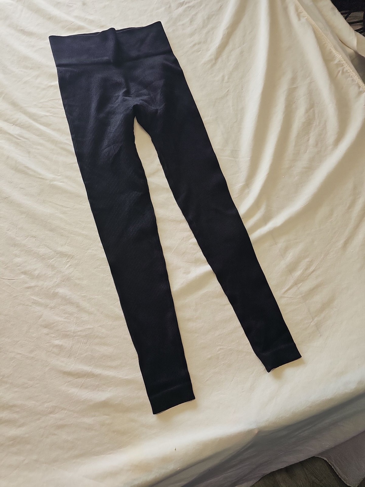 Black Ribbed High-Waist Seamless Leggings approx size 10 P730 - Image 3