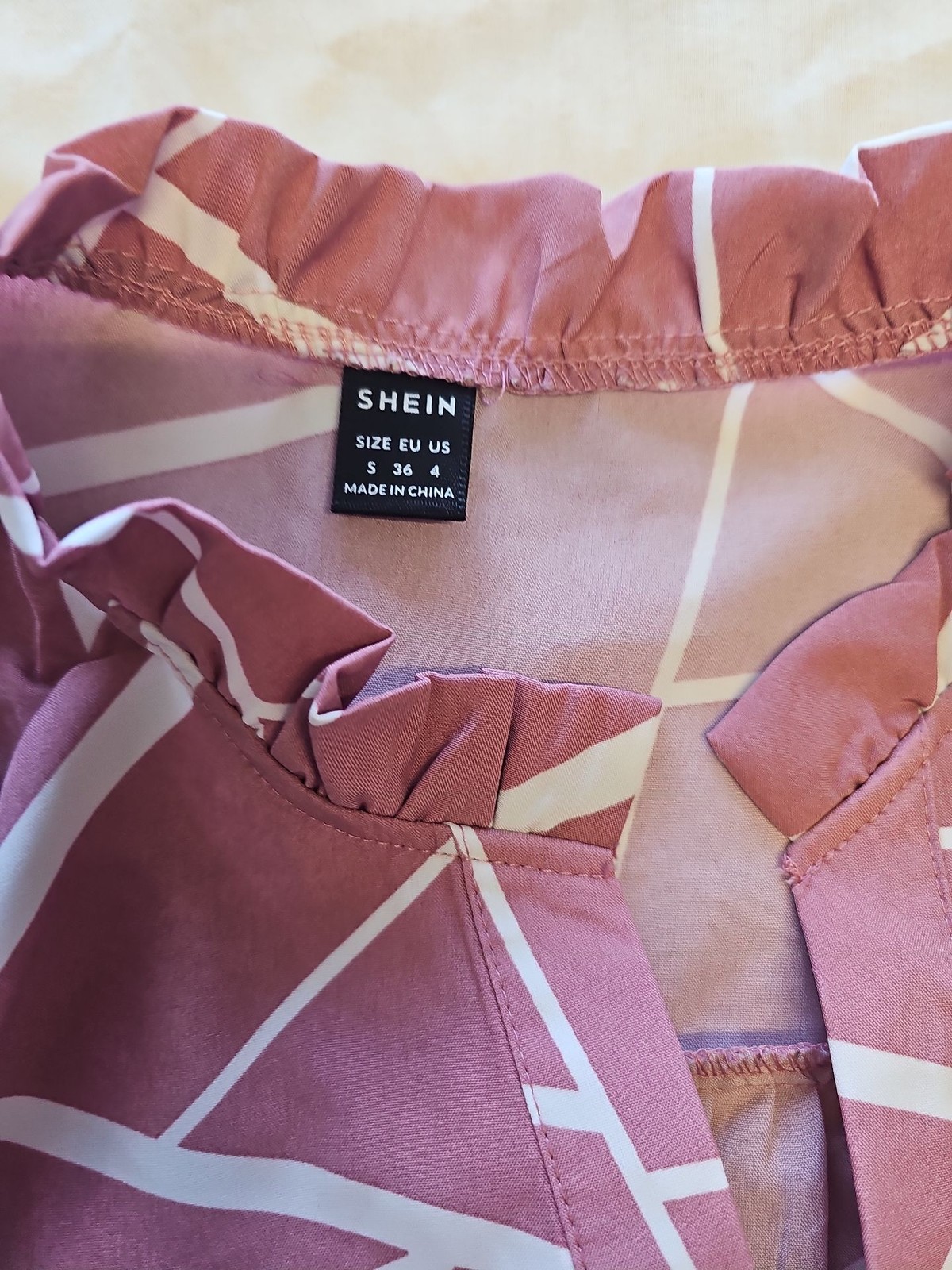 SHEIN Mauve Pink Geometric Print Ruffle Neck Blouse AA923