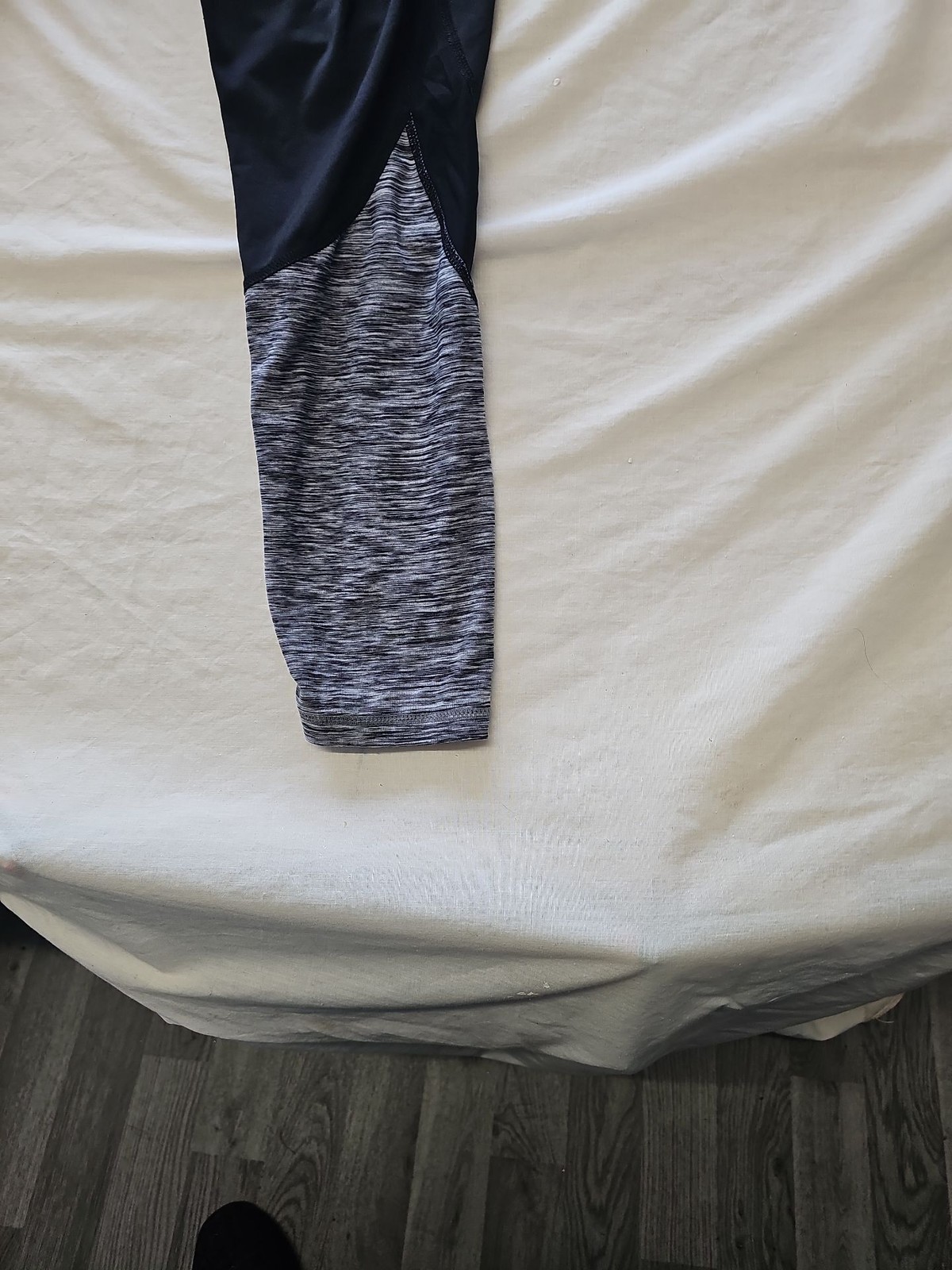 Women's Two-Tone Activewear Leggings - Black and Heather Grey M O740 - Image 4