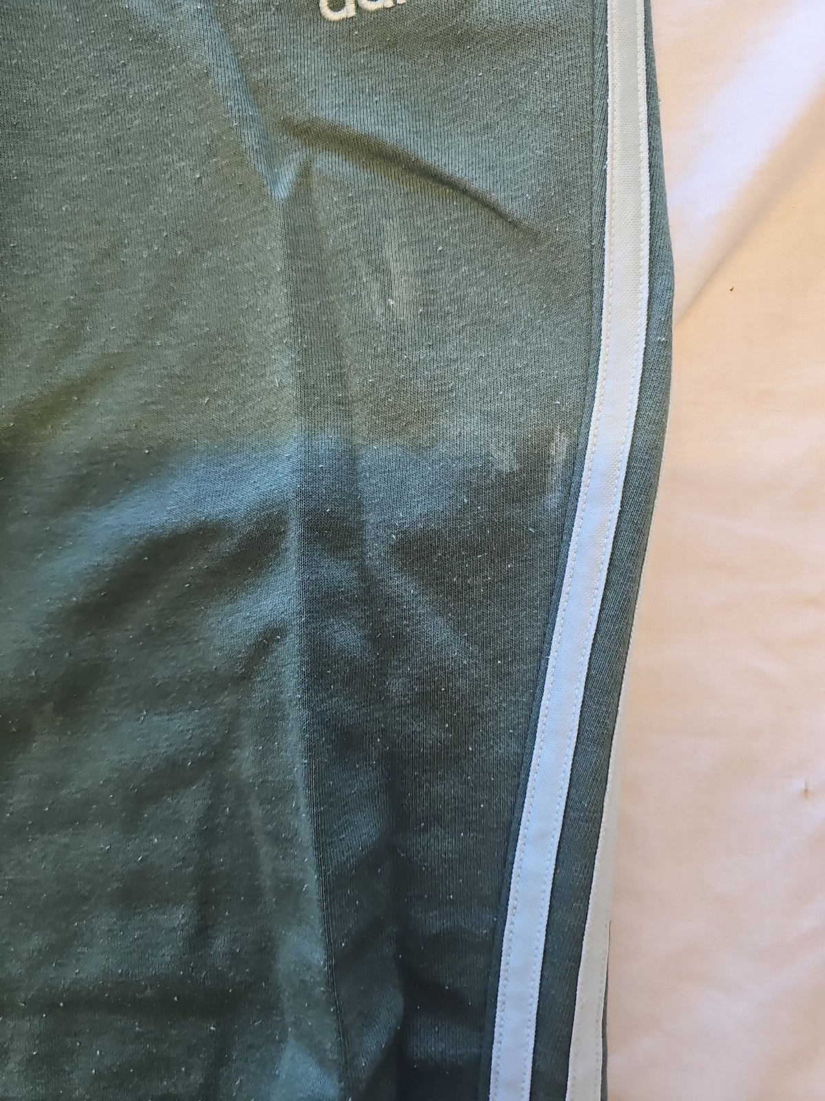 Adidas Men's Sage Green 3-Stripe Joggers small FF408 - Image 3