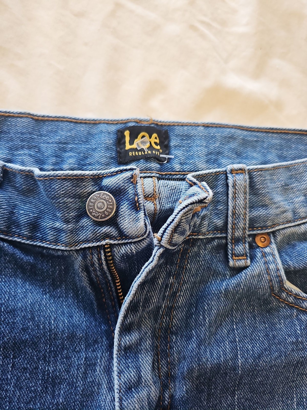 Lee Regular Fit Mid-Wash Blue Denim Jeans w32 l29 DD966