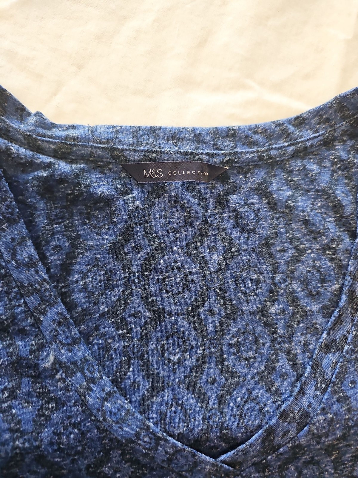 M&S Collection Blue Geometric Print V-Neck T-Shirt uk16 DD969