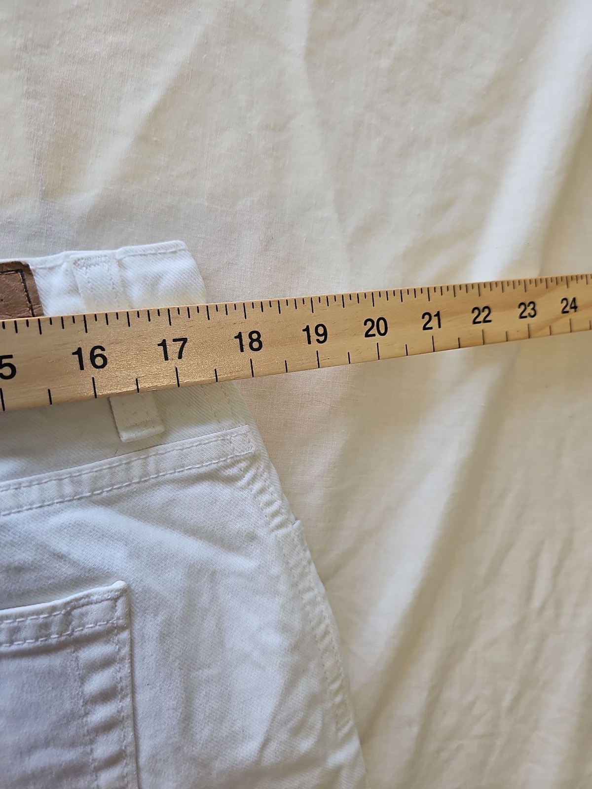 Levi's 515 White Denim Shorts Size 14 Womens 14 DD961 - Image 4