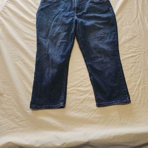 Lee Riders Women's Midrise Capri Denim Jeans Dark Wash w34/36 CC956