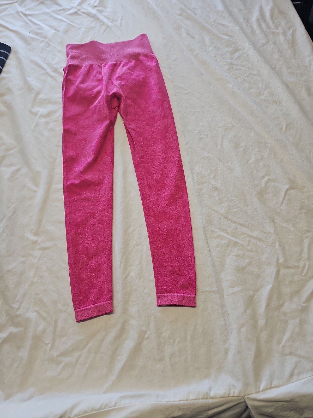 Vibrant Hot Pink Seamless High-Waisted Gym Leggings - XS LL29 - Image 3