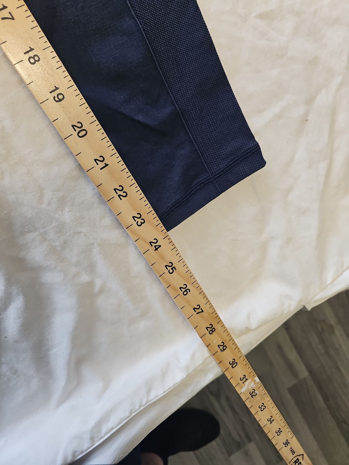 High-Waisted Seamless Performance Leggings in Navy Blue size approx 10 LL22 - Image 4