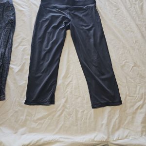 USA Pro Women's Black Capri Cropped Leggings Size 16 LL403