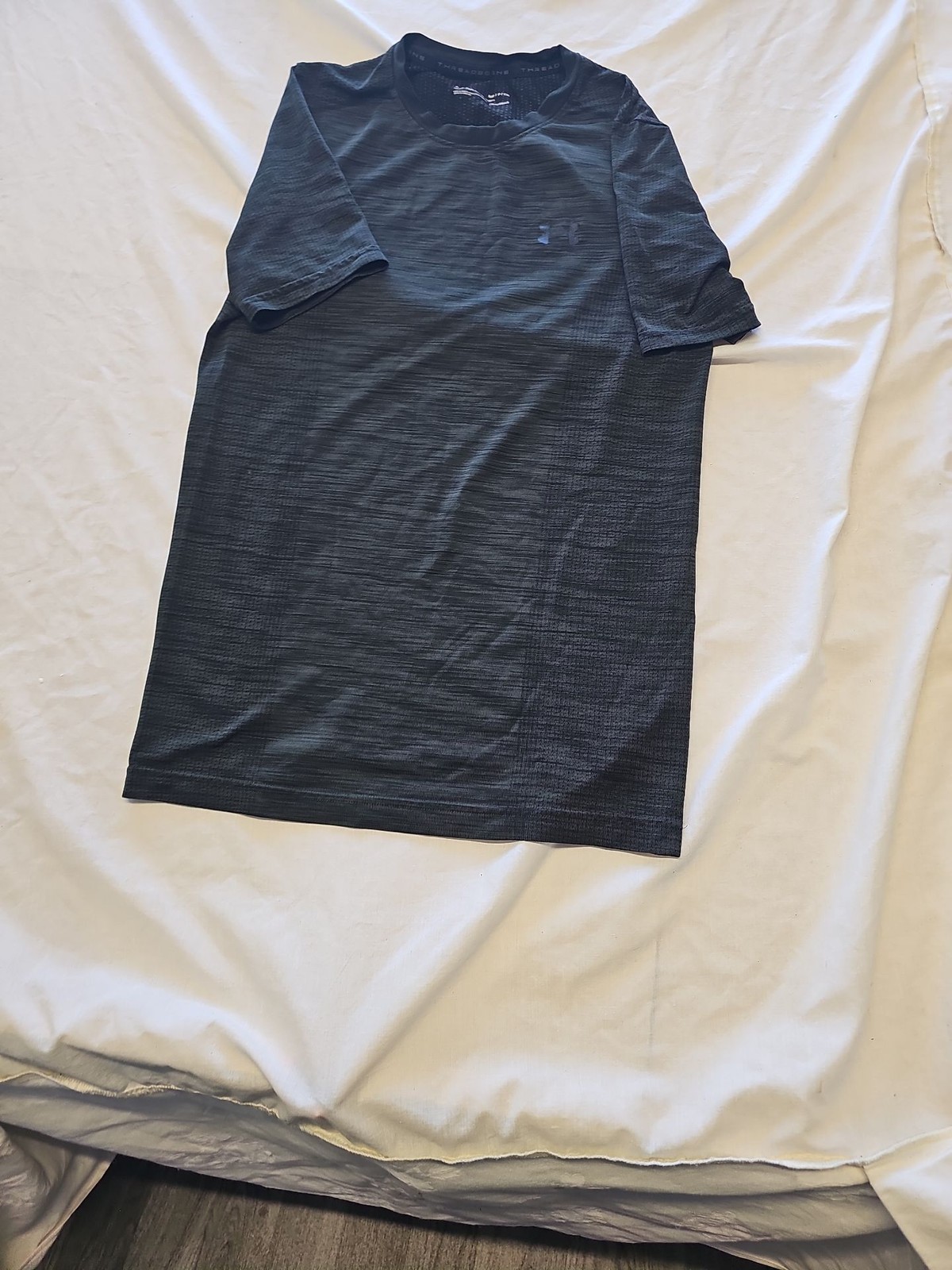 Under Armour Threadborne HeatGear Fitted T-Shirt Black Small KK210 - Image 4