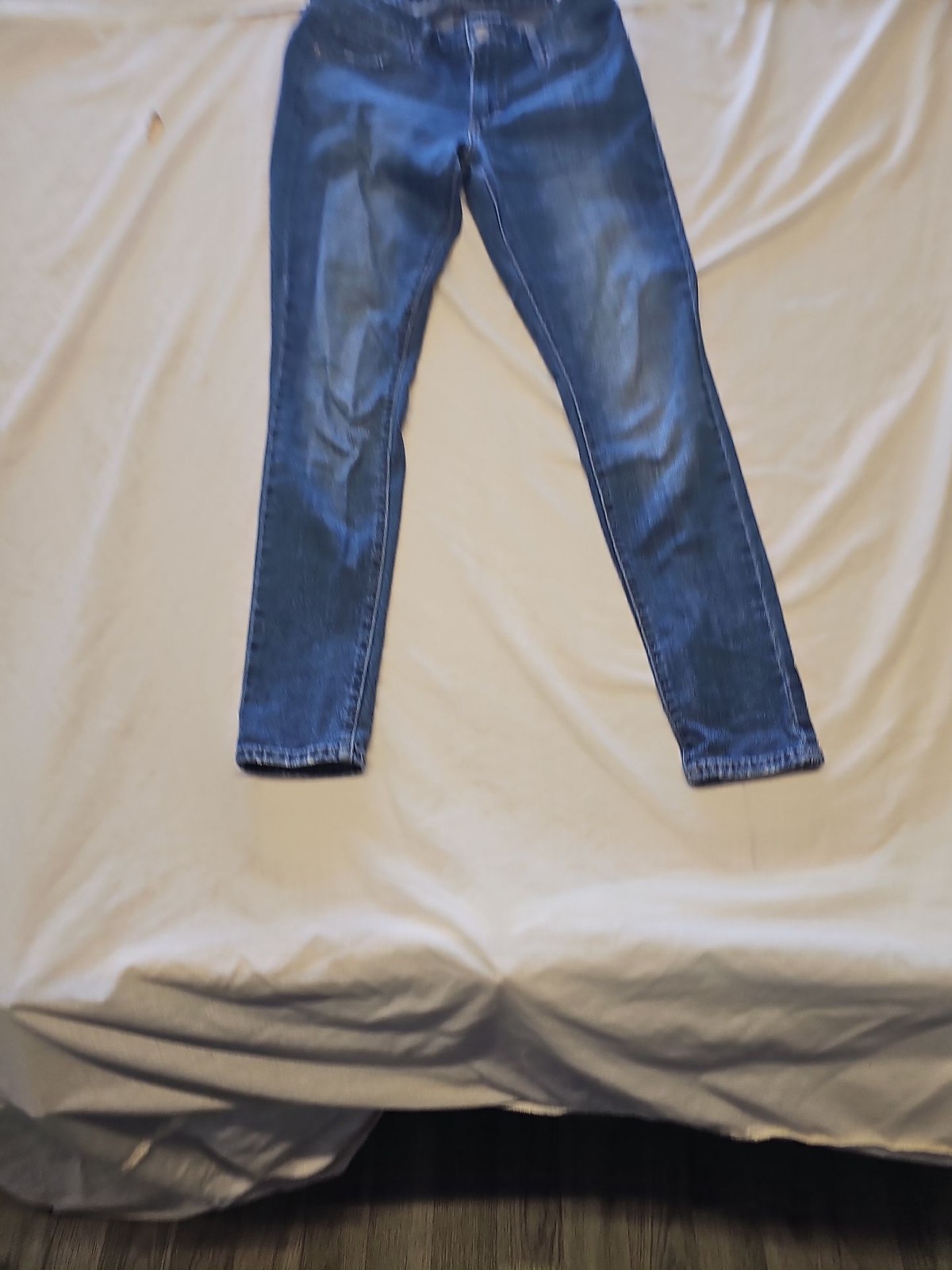 Levi's 711 Skinny Jeans Mid-Wash Blue Waist 26 GG996