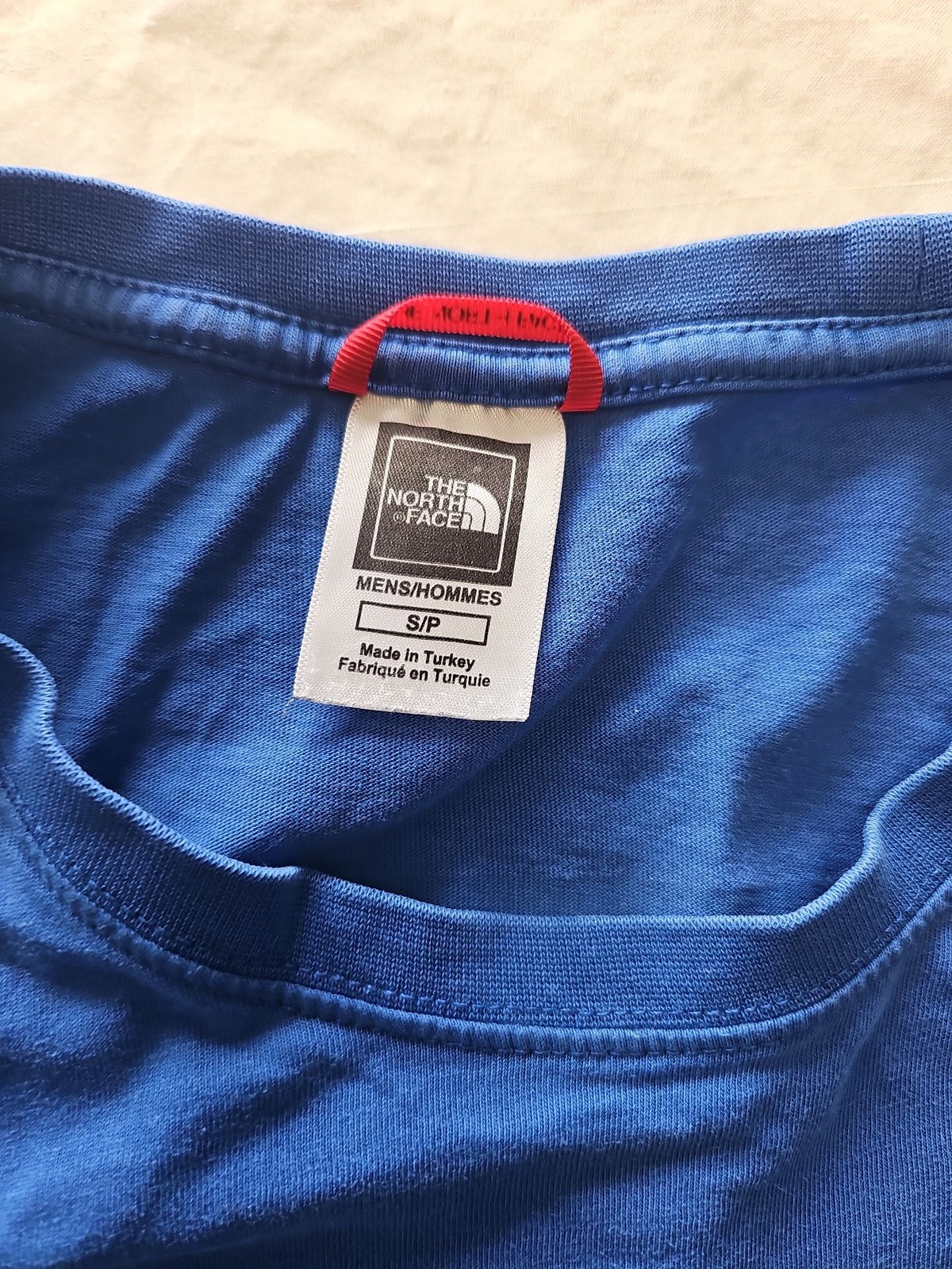 The North Face Men’s Blue Graphic T-Shirt – Small N715
