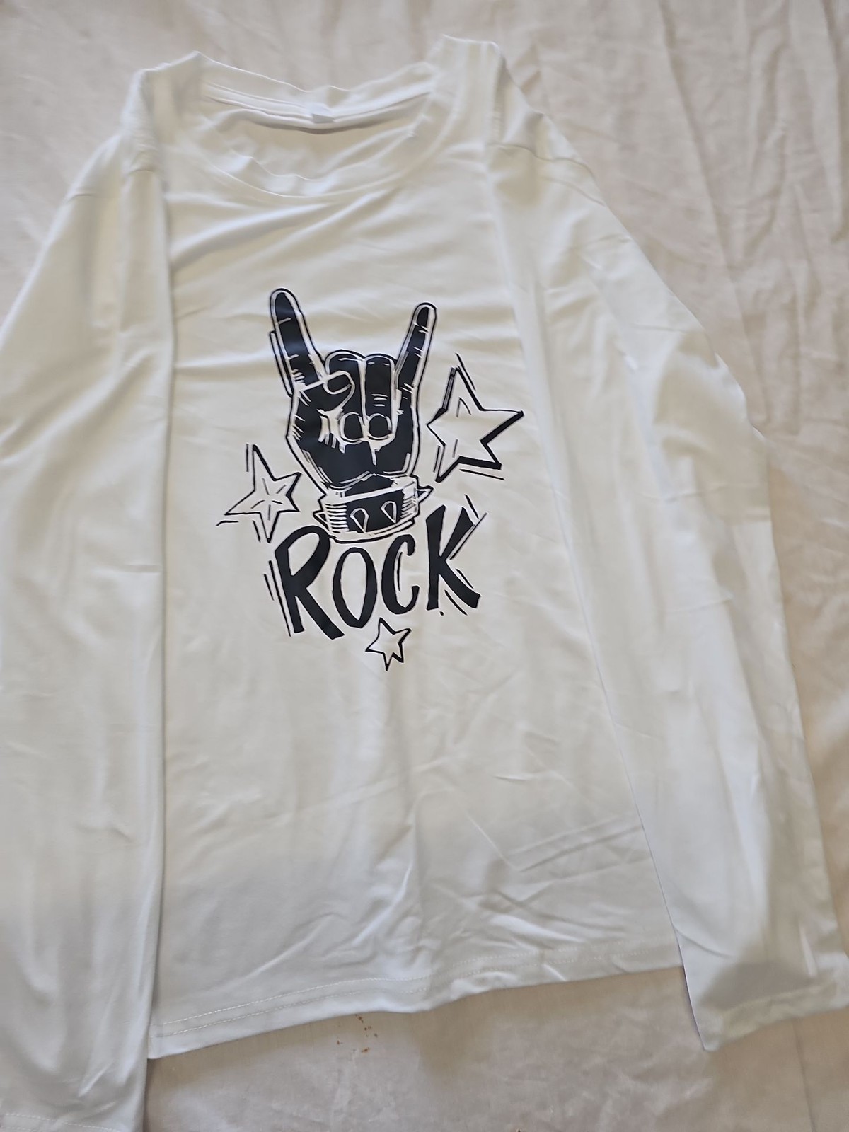 Vintage-Style Long Sleeve ‘Rock’ Graphic Tee in White s Q777