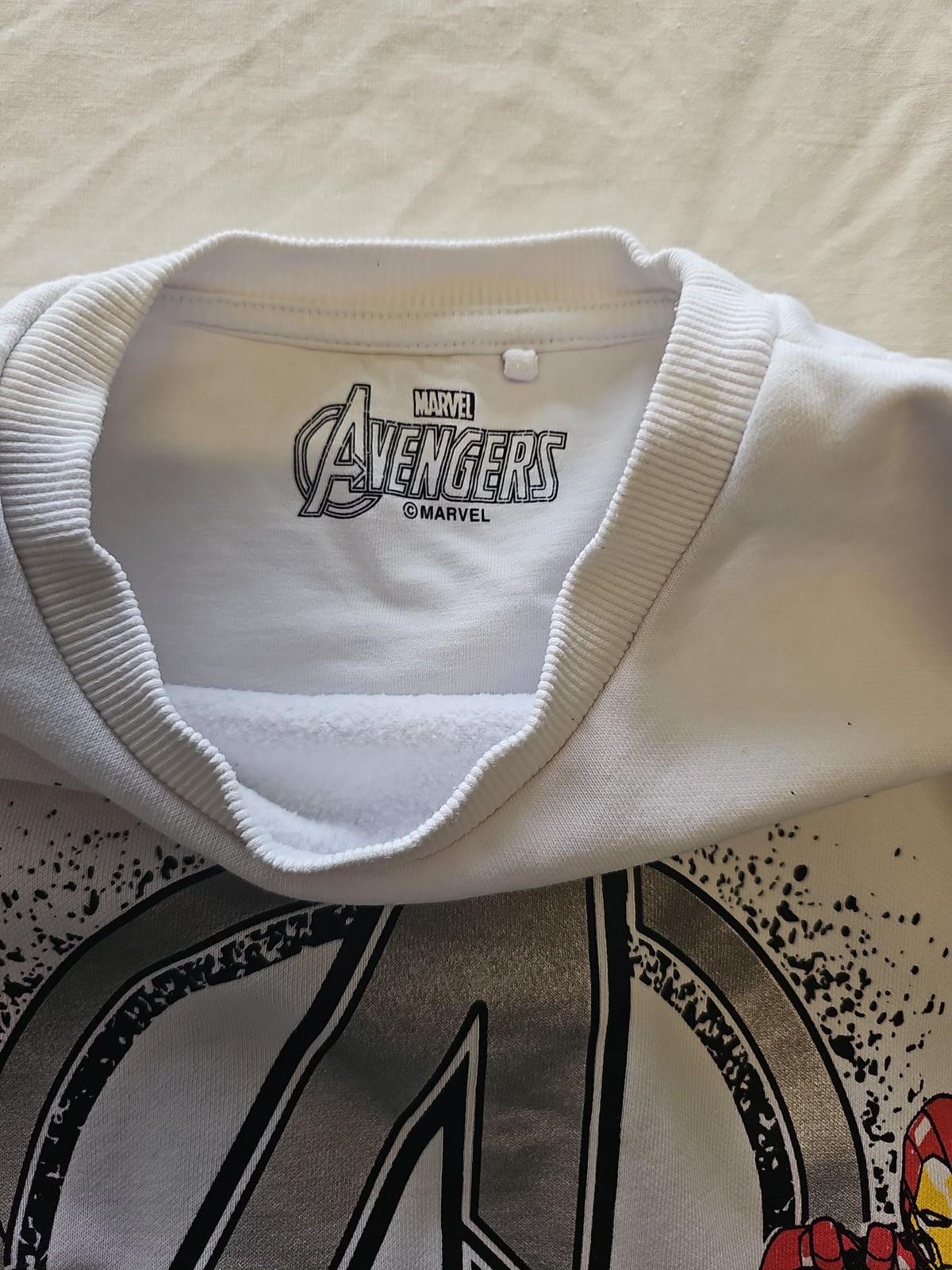 Marvel Avengers White Graphic Sweatshirt Kids S811
