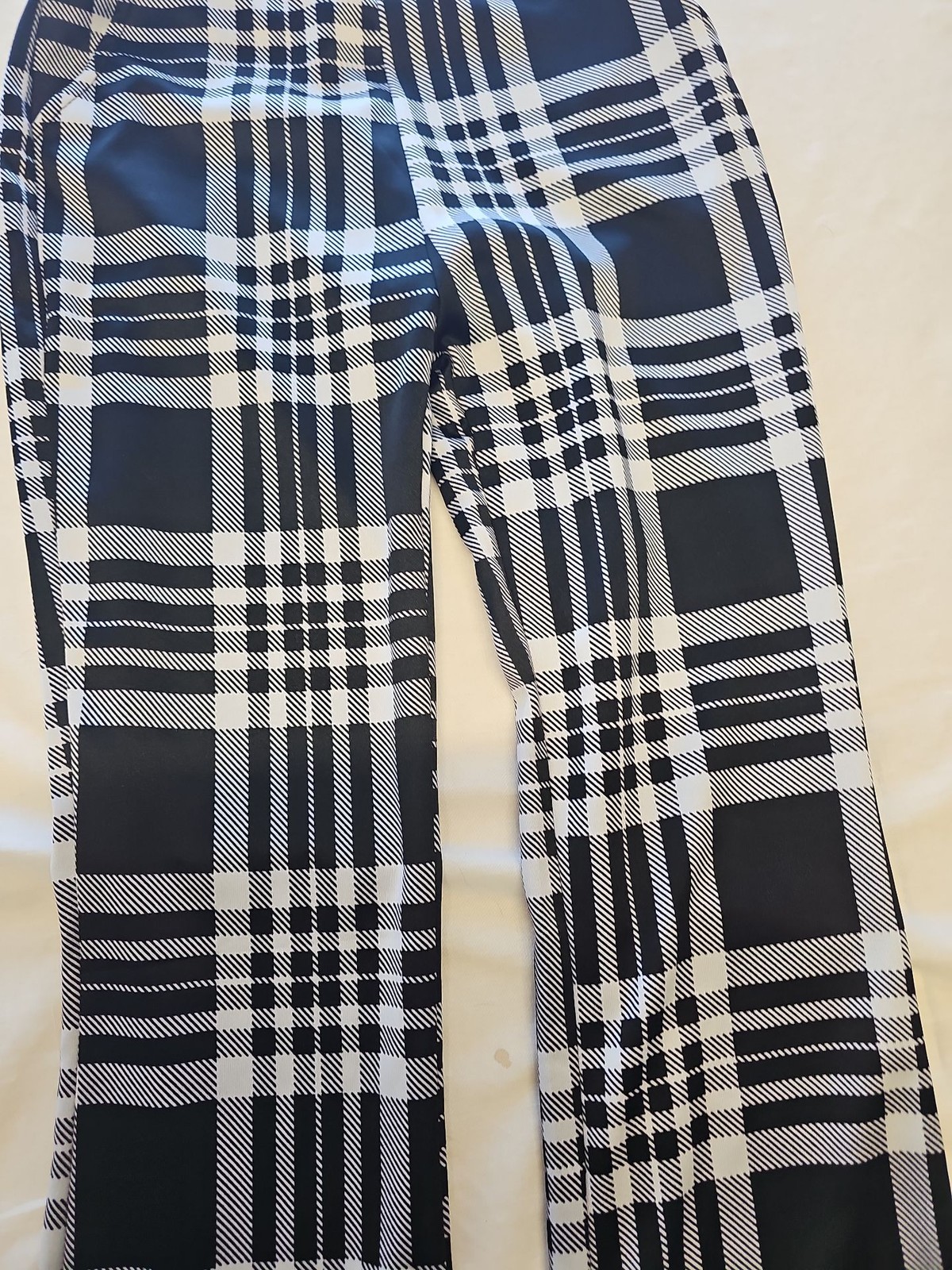Vintage-Style Monochrome Plaid High-Waisted Flare Trousers Aporox 12 to 14 V858