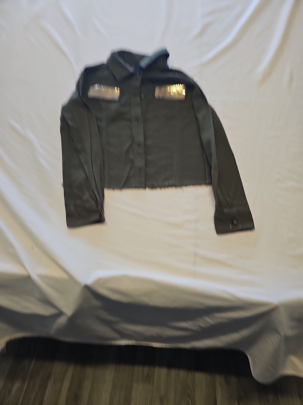 River Island Girls Khaki Green Cropped Utility Shacket with Gold Sequins AA917