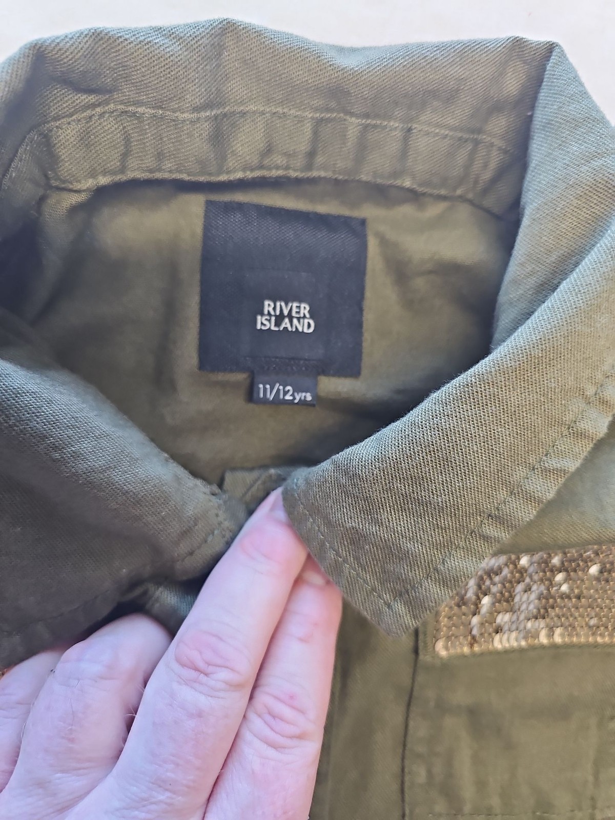 River Island Girls Khaki Green Cropped Utility Shacket with Gold Sequins AA917