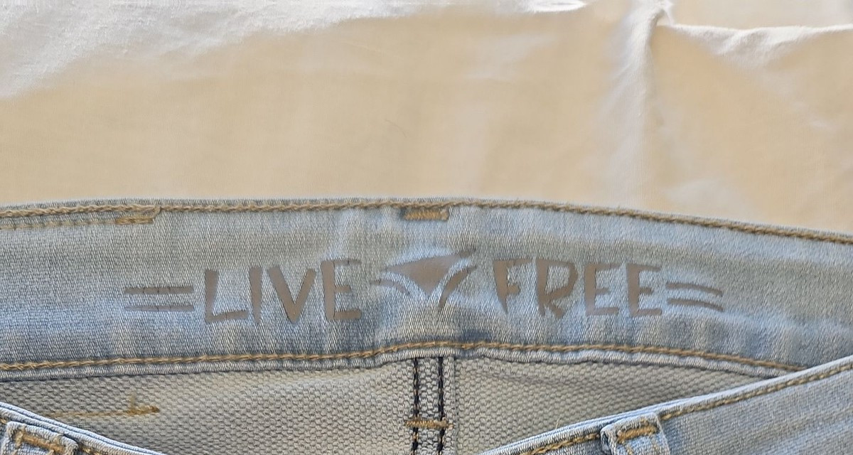 Live Free Light Wash Slim Fit Jeans W30 L31 UU1107 - Image 9