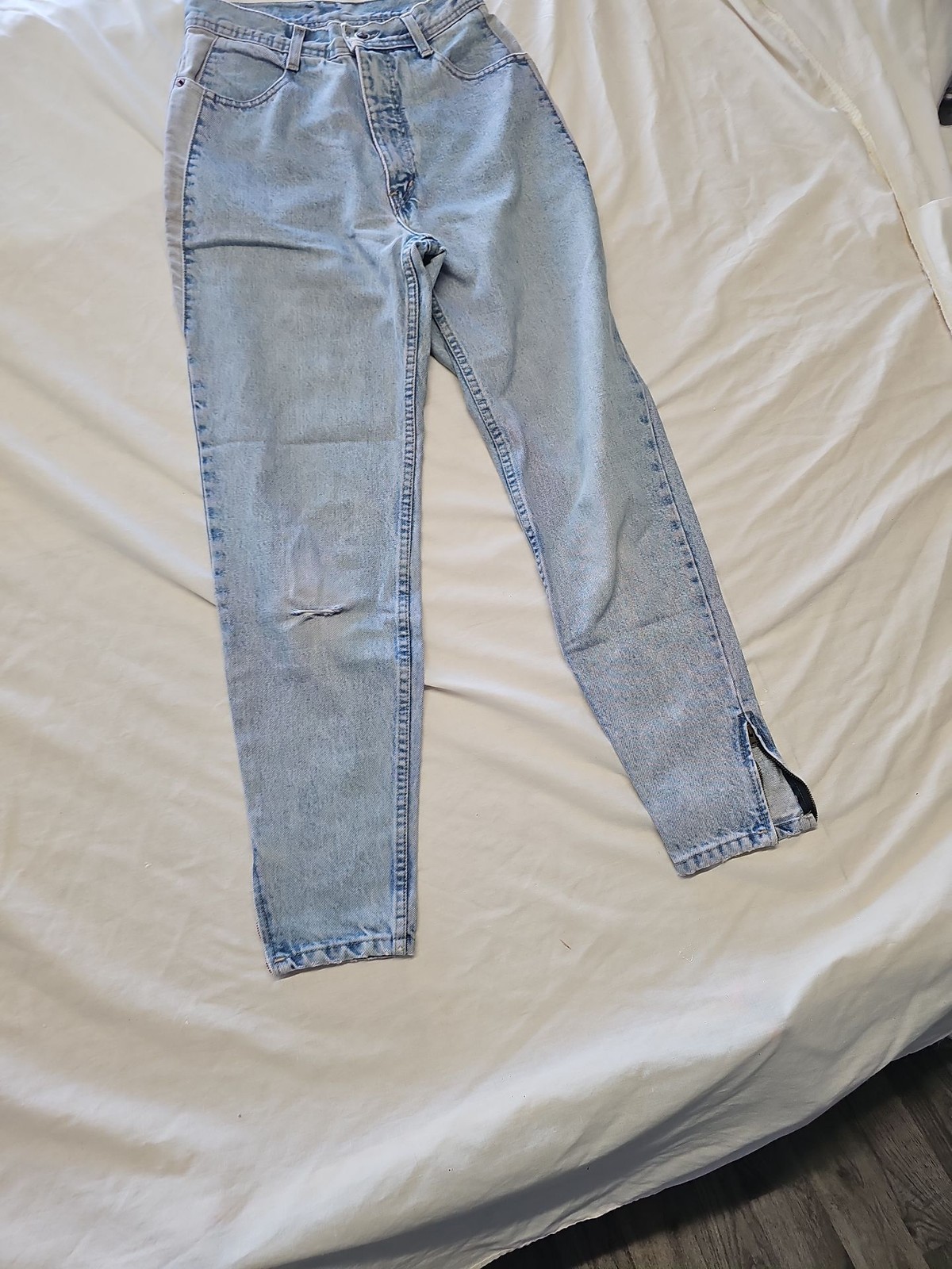 Vintage Santana Light Wash High-Waisted Slim Jeans with Ankle Zips W26 L29UU1110 - Image 5