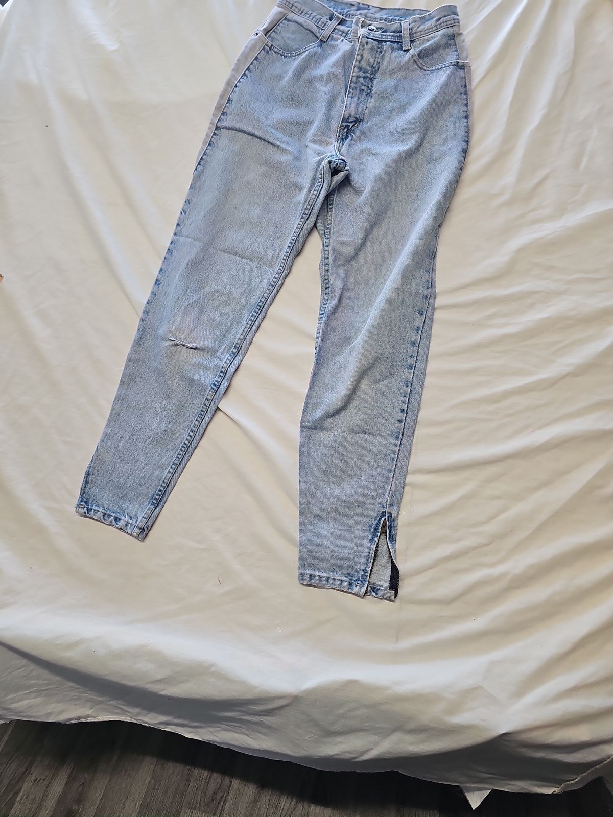 Vintage Santana Light Wash High-Waisted Slim Jeans with Ankle Zips W26 L29UU1110 - Image 6