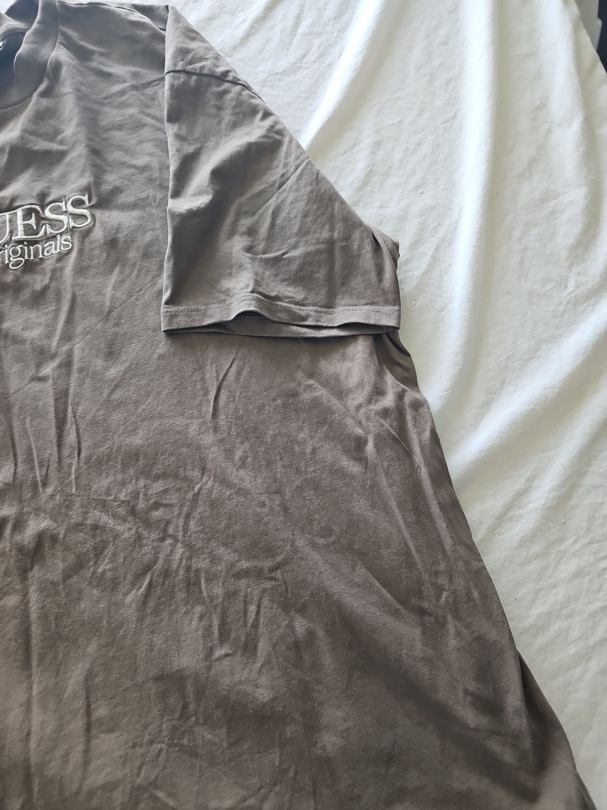 GUESS Originals Embroidered Logo T-Shirt Brown Large 322 - Image 3