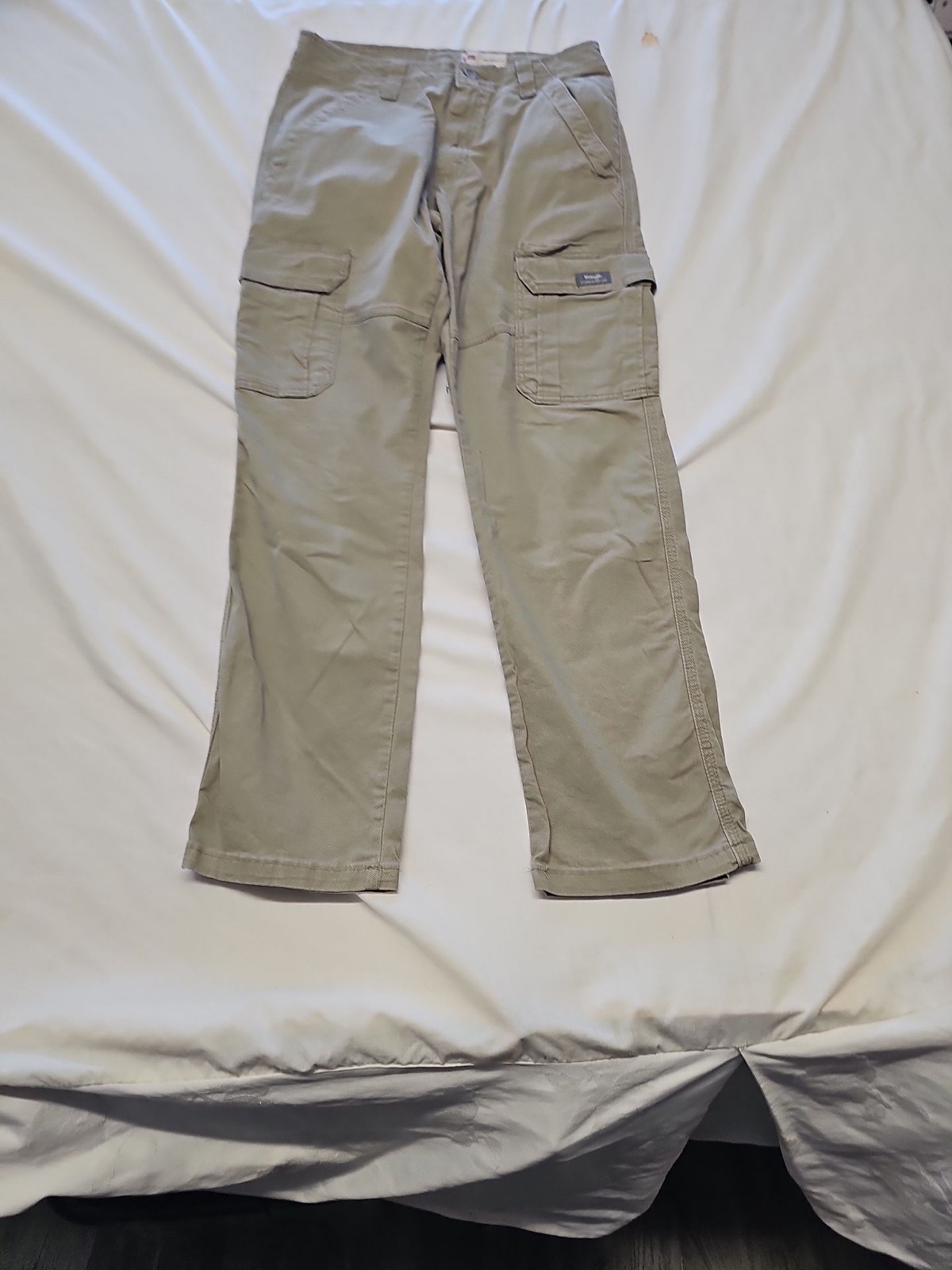 Wrangler Men's Regular Fit Cargo Pants in Sage Green W29 L30 MM1006