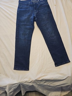 Amazon Essentials Men’s Athletic Fit Blue Jeans 33W x 29L  JJ337