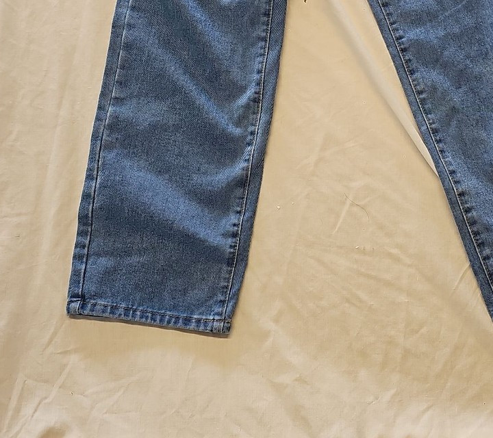 SHEIN Petite Small Straight Leg Blue Jeans - Image 8