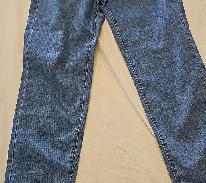 SHEIN Petite Small Straight Leg Blue Jeans - Image 11