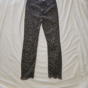 ZARA WOMAN Leopard Print Raw Hem Slim Jeans A3 1232