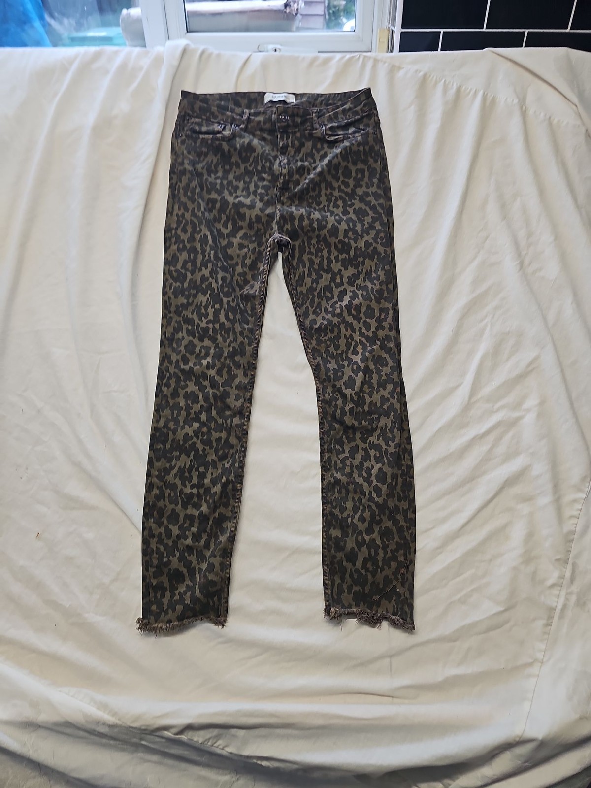 ZARA WOMAN Leopard Print Raw Hem Slim Jeans A3 1232