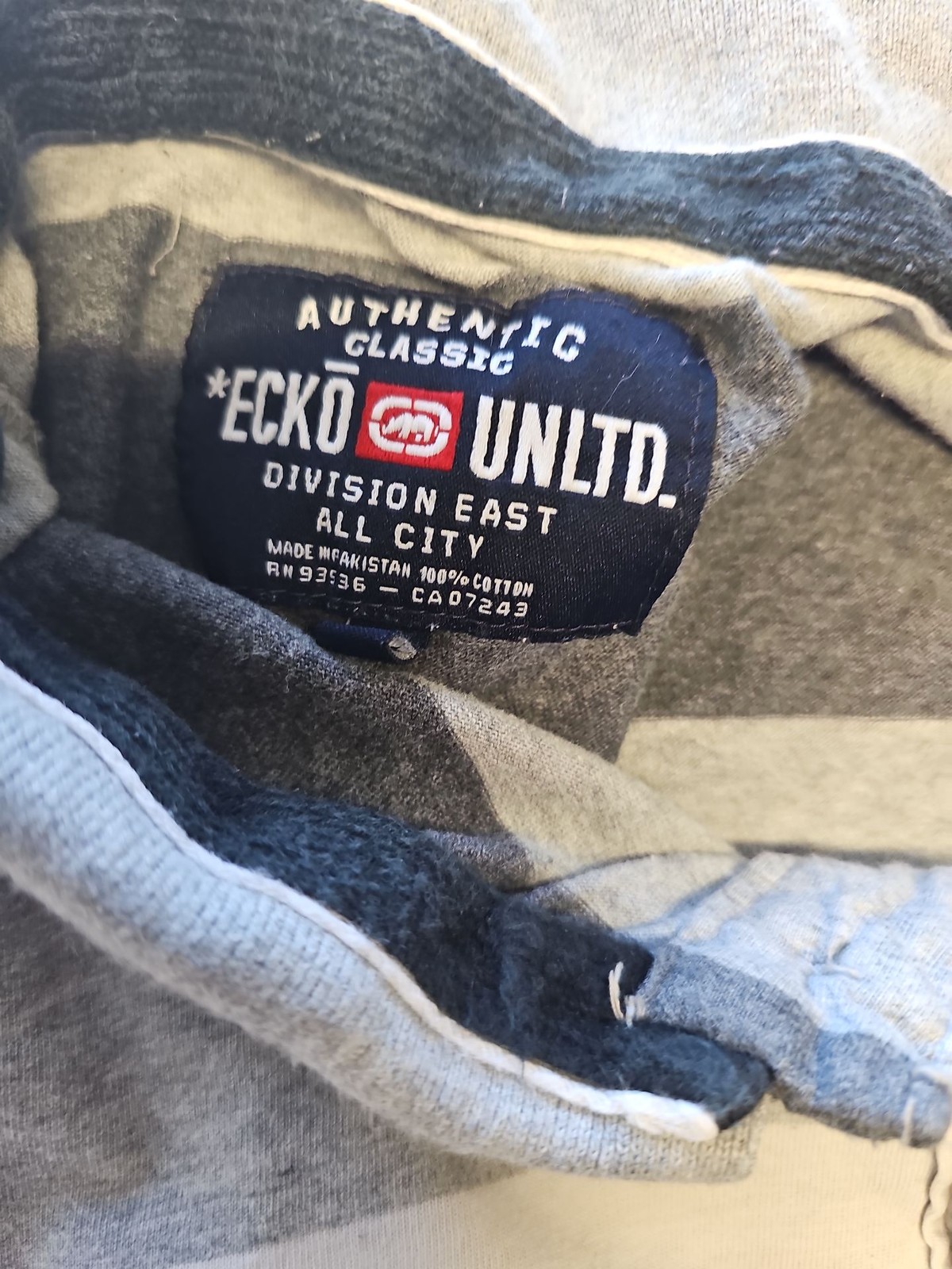 Vintage Ecko Unltd Striped Polo Shirt – Grey & Navy Streetwear A9 1342