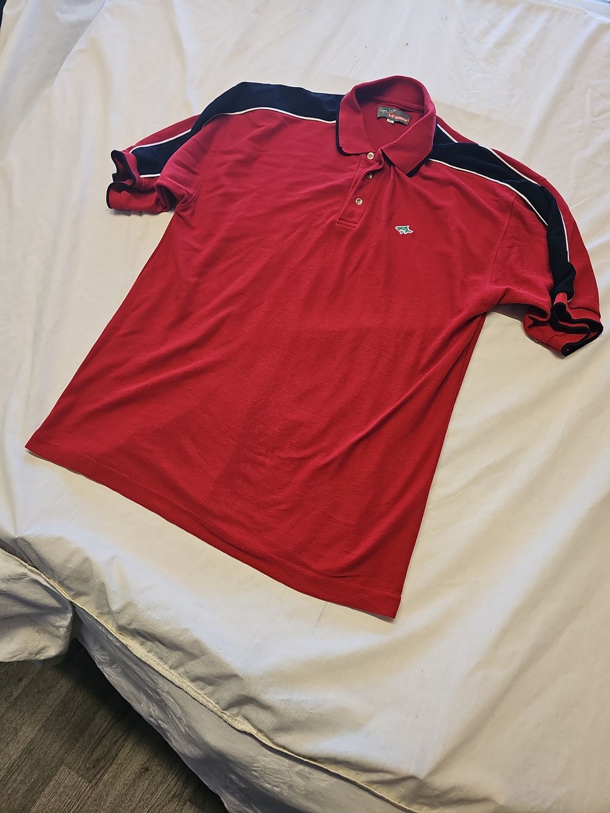 Le Shark Men's Vintage Red Polo Shirt with Navy Contrast Paneling A9 1343 - Image 4